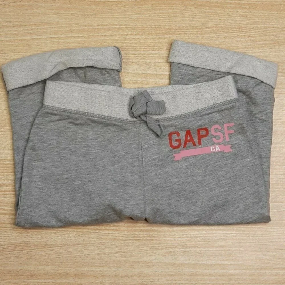 Gap Girl's Gray Cuffed Capri Sweatpants. Small 6-7